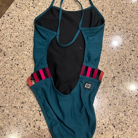 Jolyn Julian size 30 - Picture 2 of 3